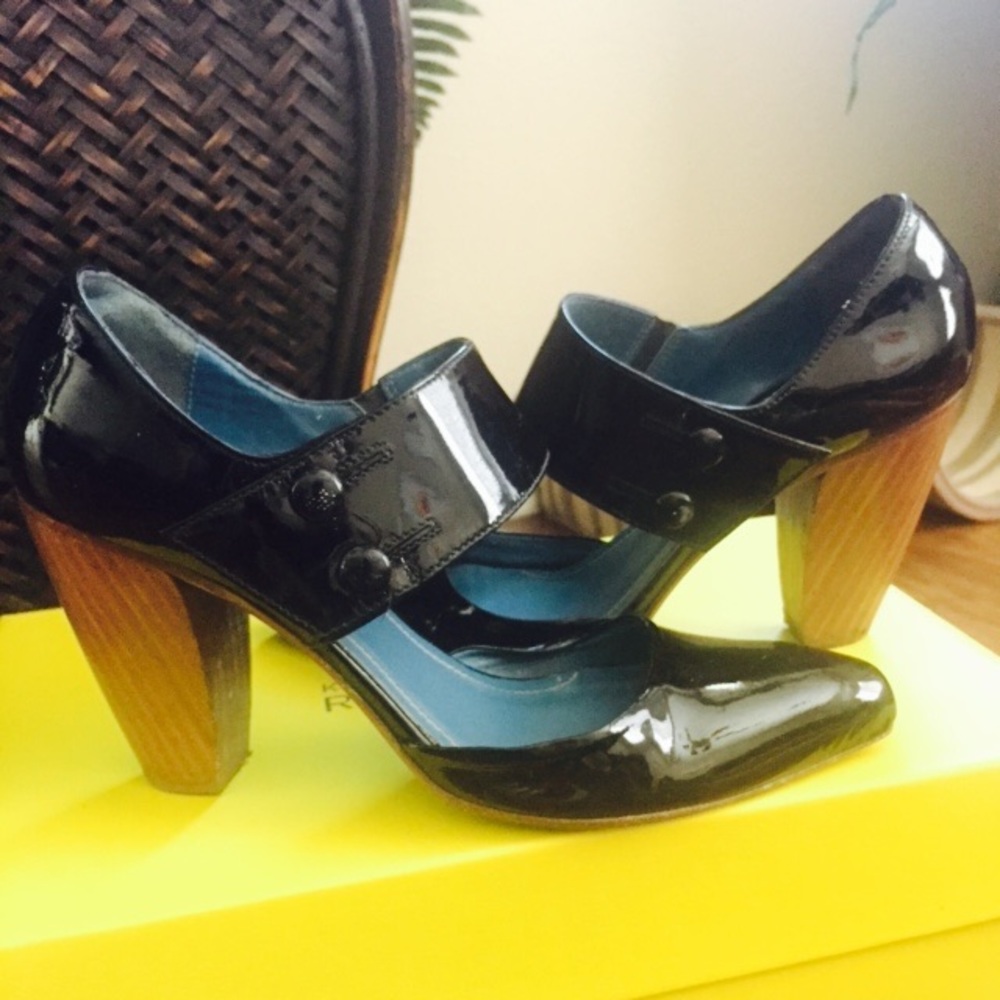 Biala Italy Black Patent Leather Wooden Heel Pumps